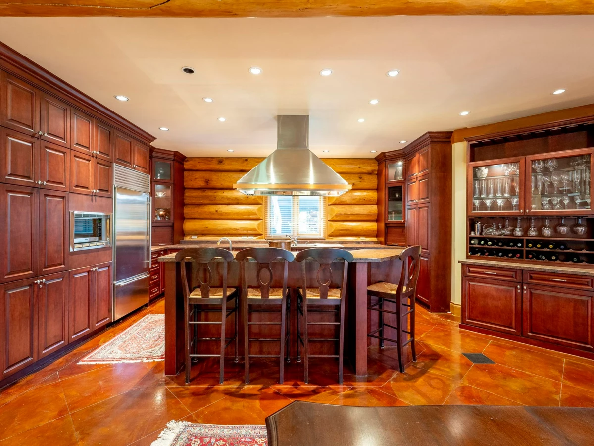 Breakfast Nook Photo of 8164 Muirfield Crescent, Whistler, BC