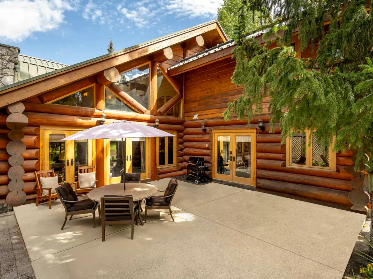 Dining Area Photo of 8164 Muirfield Crescent, Whistler, BC