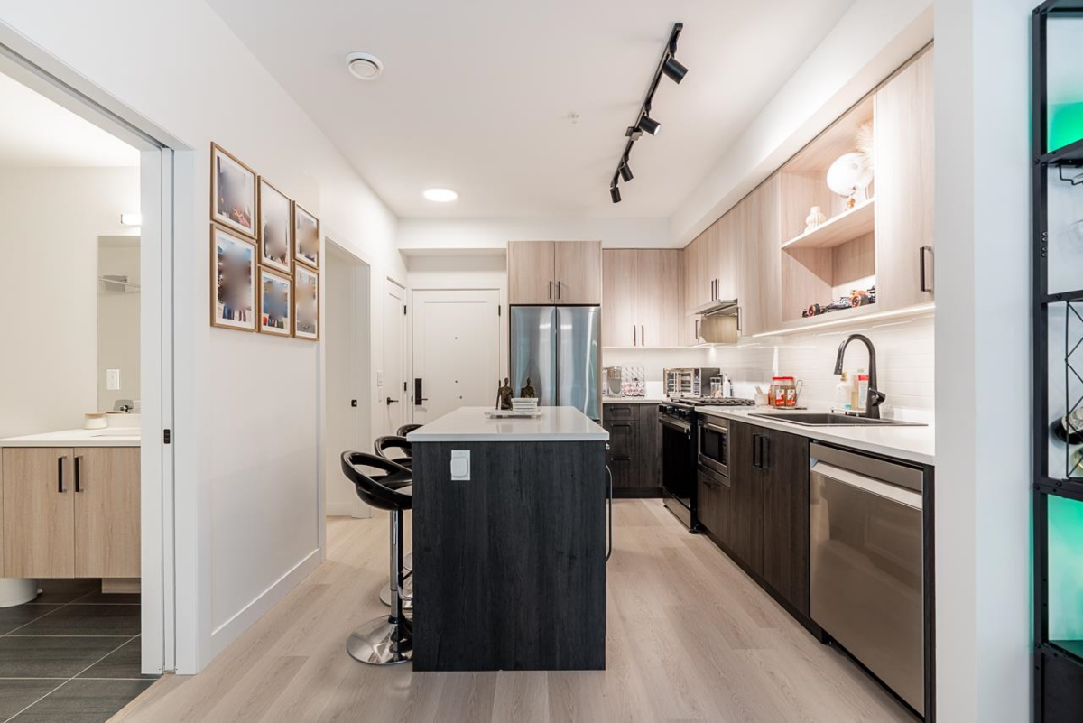 Kitchen Photo of 219 2002 St. George Street, Port Moody, BC