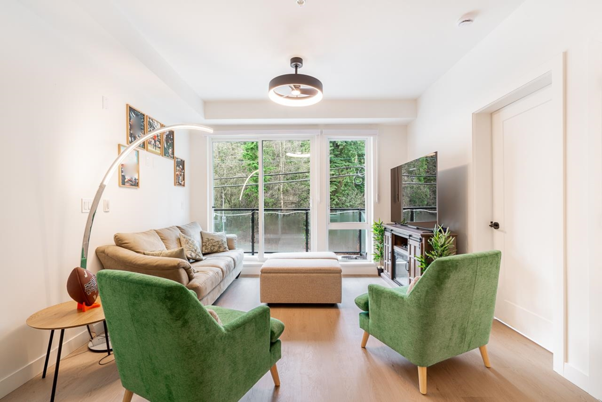 Primary Bathroom Photo of 219 2002 St. George Street, Port Moody, BC