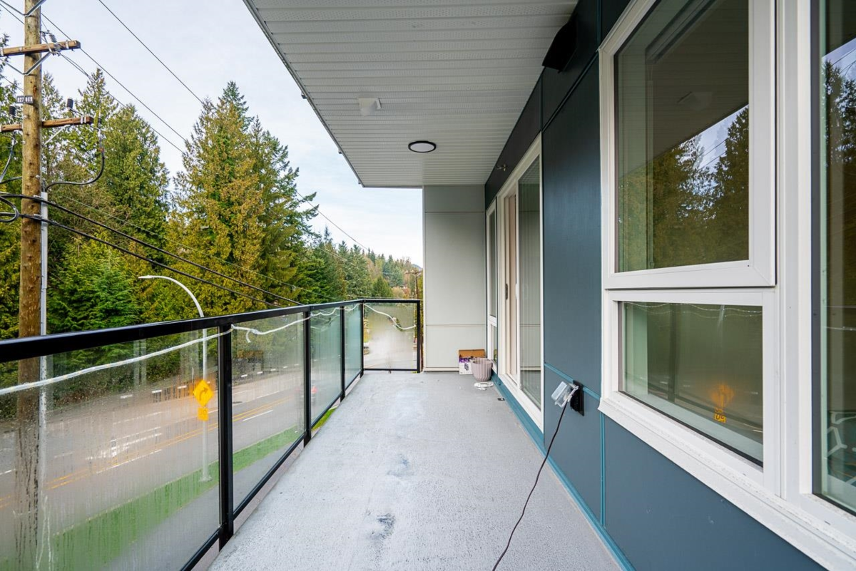 Walk-In Closet Photo of 219 2002 St. George Street, Port Moody, BC