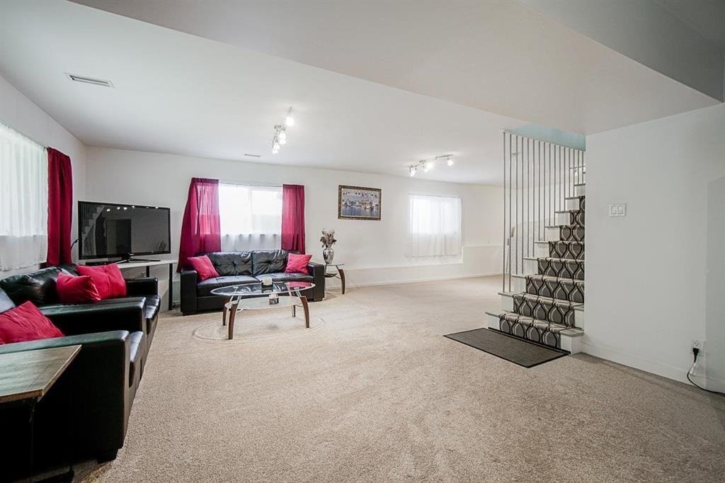 Breakfast Nook Photo of 11429 139a Street, Surrey, BC