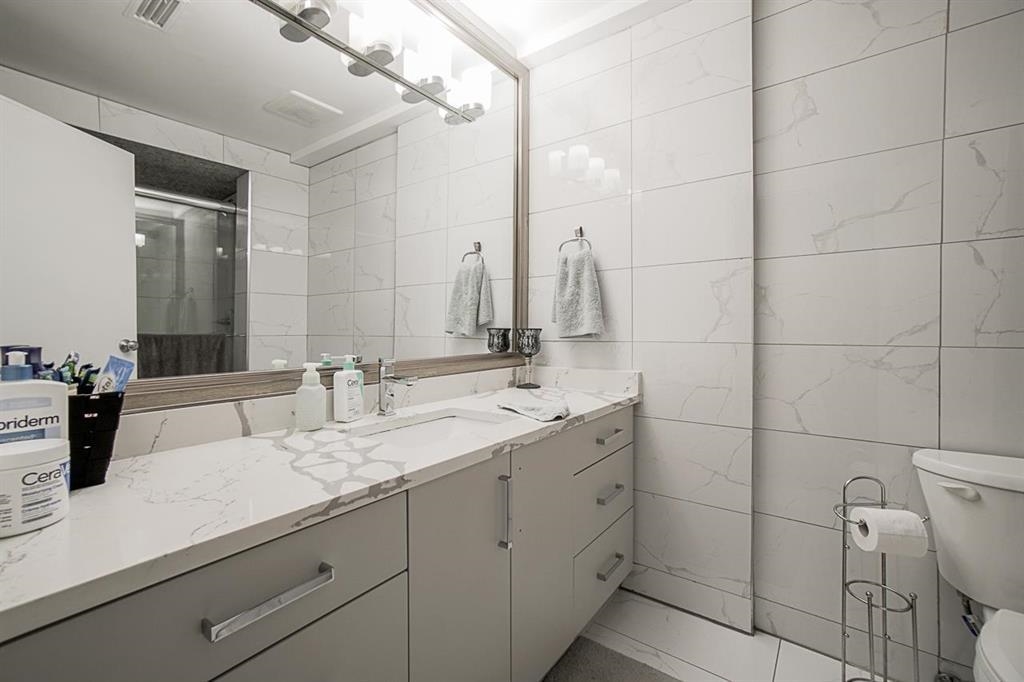 Walk-In Closet Photo of 11429 139a Street, Surrey, BC