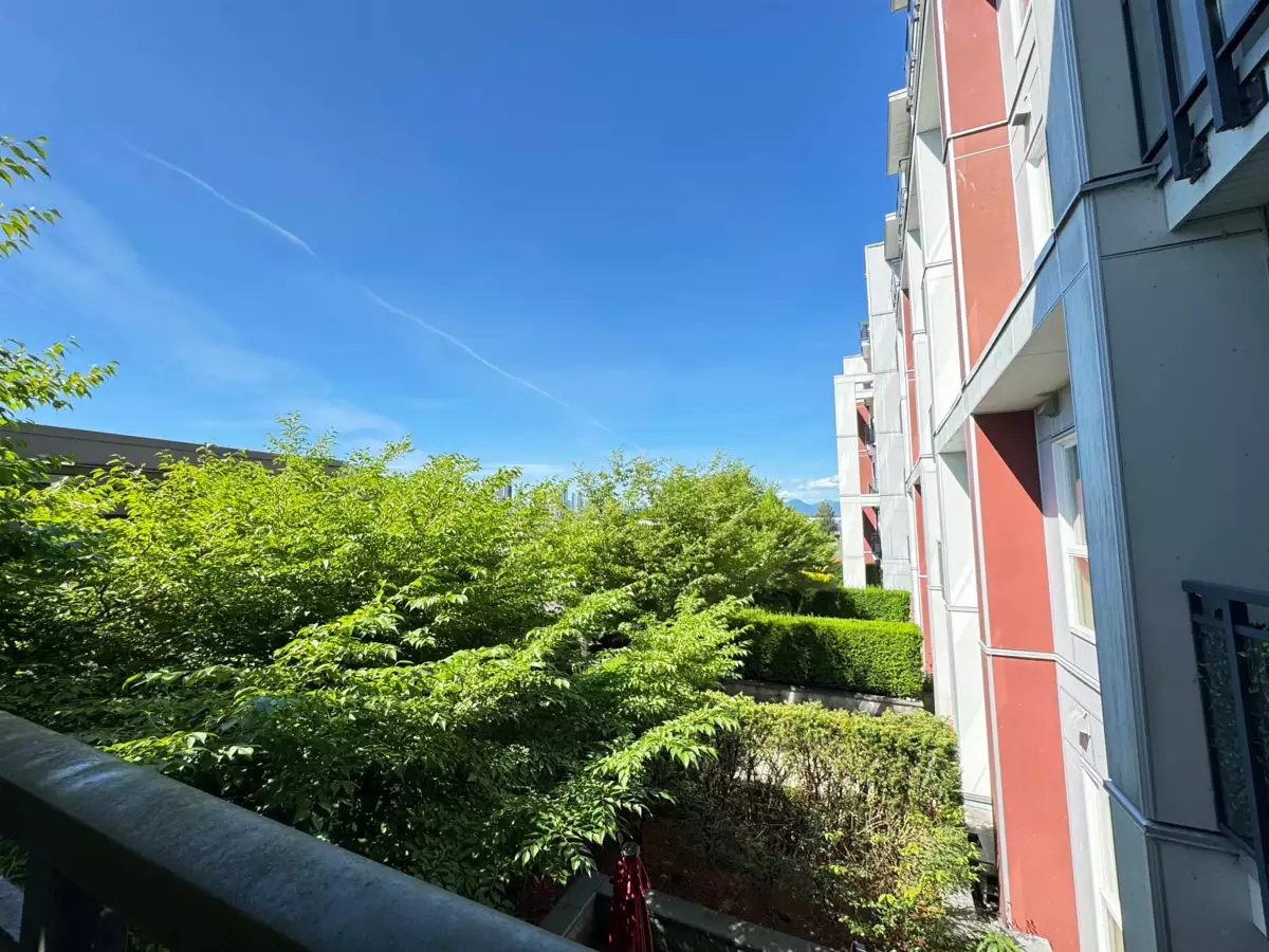 Front Yard Photo of 206 10033 River Drive, Richmond, BC