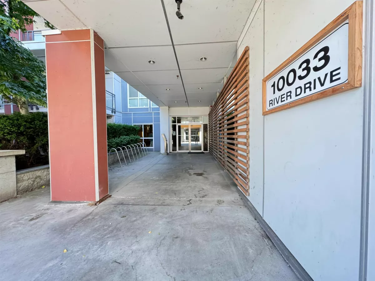 Hot Tub / Spa Photo of 206 10033 River Drive, Richmond, BC