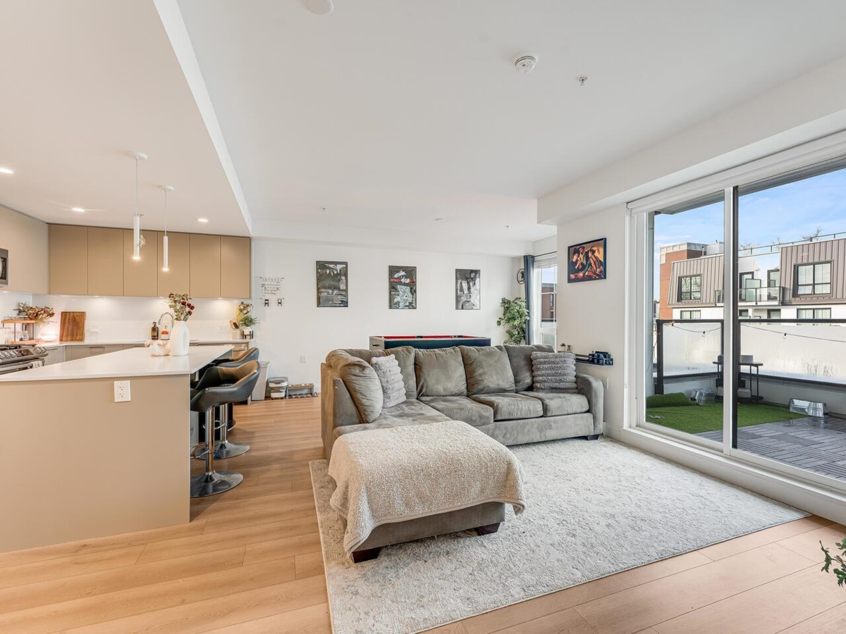 Kitchen Island Photo of 512 8380 200a Street, Langley, BC