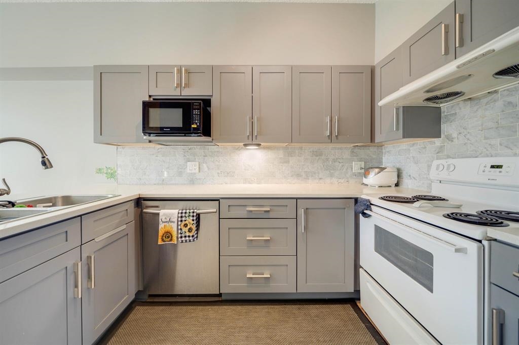 Breakfast Nook Photo of 319 7500 Abercrombie Drive, Richmond, BC