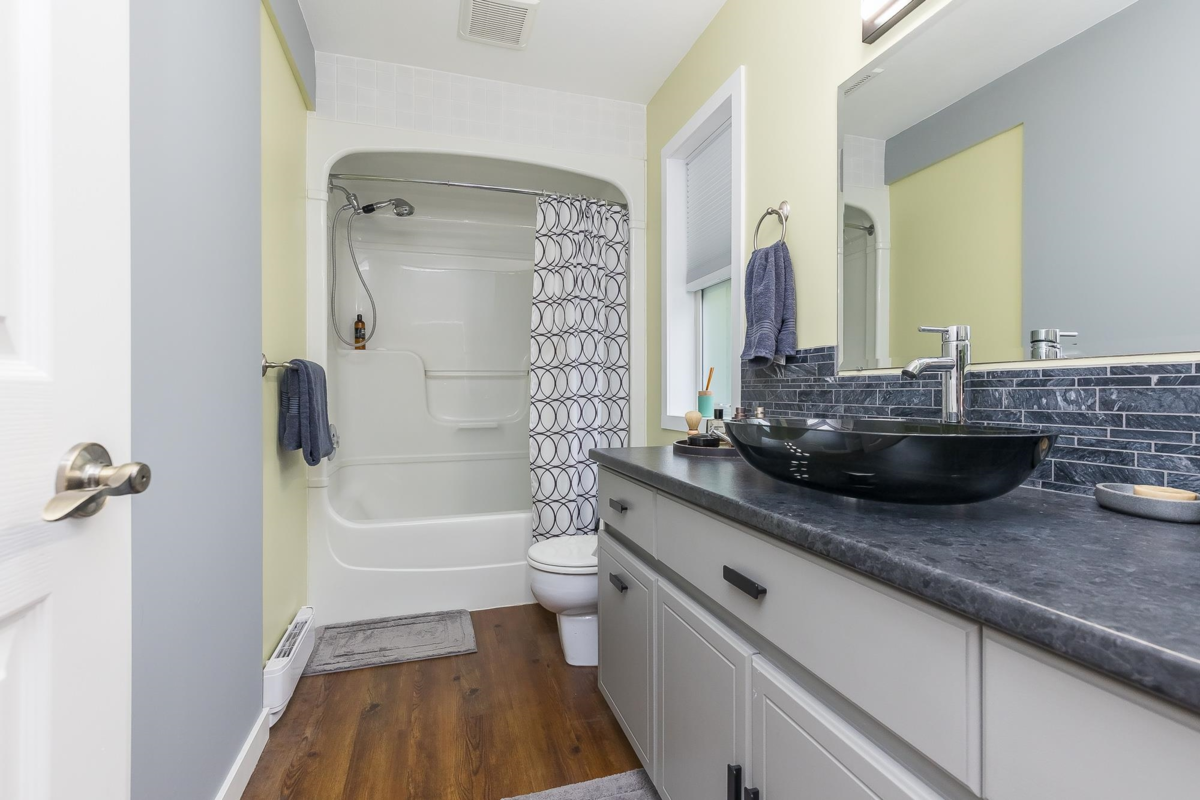 Front Yard Photo of 42602 Majuba Hill Road, Yarrow, BC