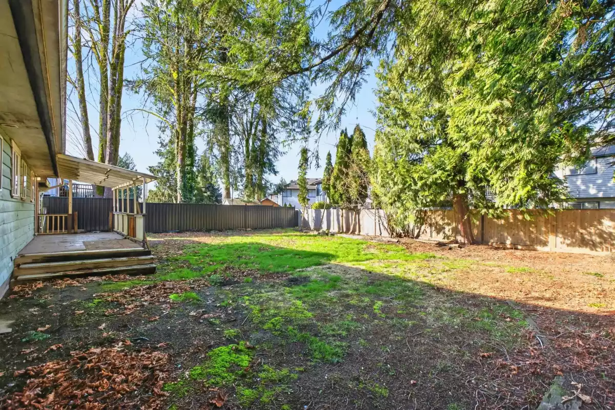 Swimming Pool Photo of 20409 122 Avenue, Maple Ridge, BC