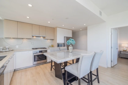 2604 567 Clarke Road, Coquitlam, BC