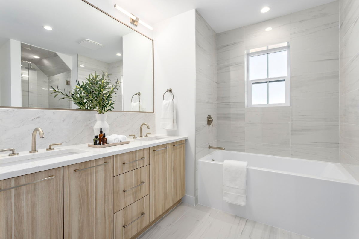 Kitchen Photo of 4 6366 Dairy Avenue, Tsawwassen, BC