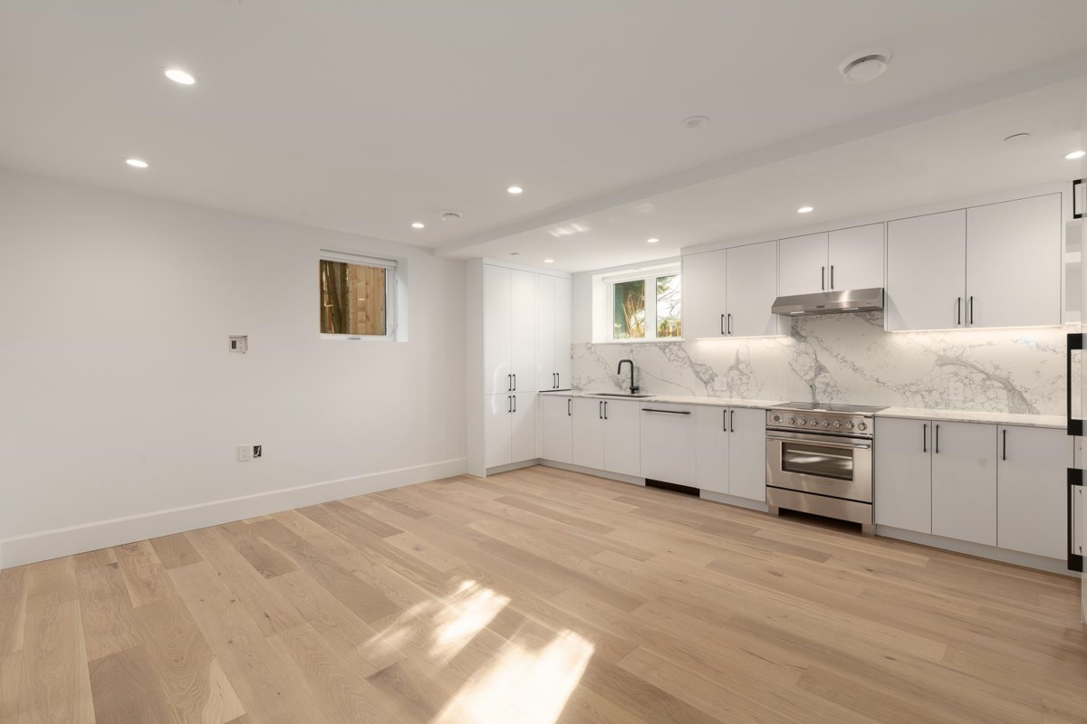 Dining Area Photo of 853 E 19th Avenue, Vancouver, BC