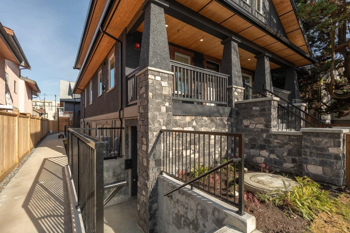 Guest Bathroom Photo of 853 E 19th Avenue, Vancouver, BC