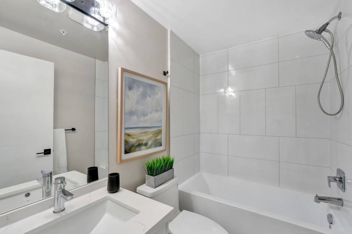 Family Room Photo of 521 12143 223 Street, Maple Ridge, BC