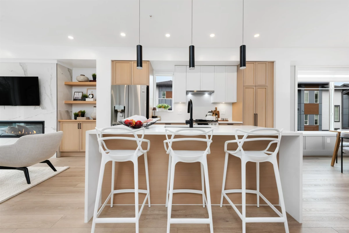 Kitchen Island Photo of 49 20763 76 Avenue, Langley, BC