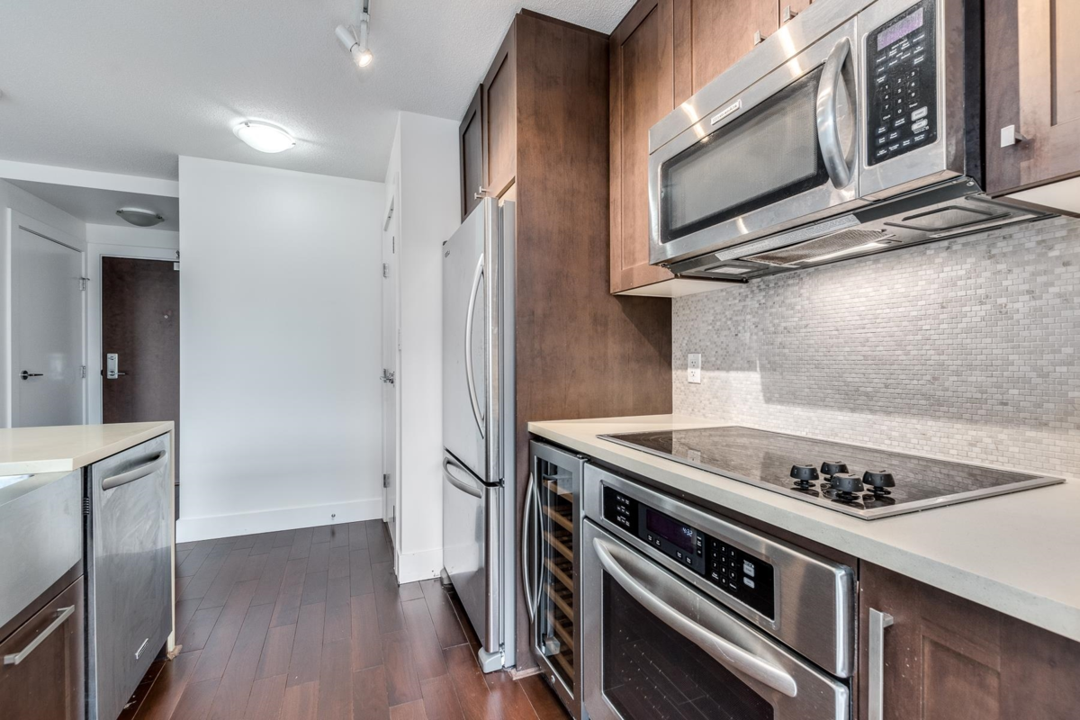 Breakfast Nook Photo of 1404 888 Homer Street, Vancouver, BC