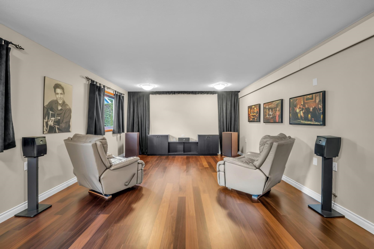 Garage Interior Photo of 3411 Senkler Road, Belcarra, BC