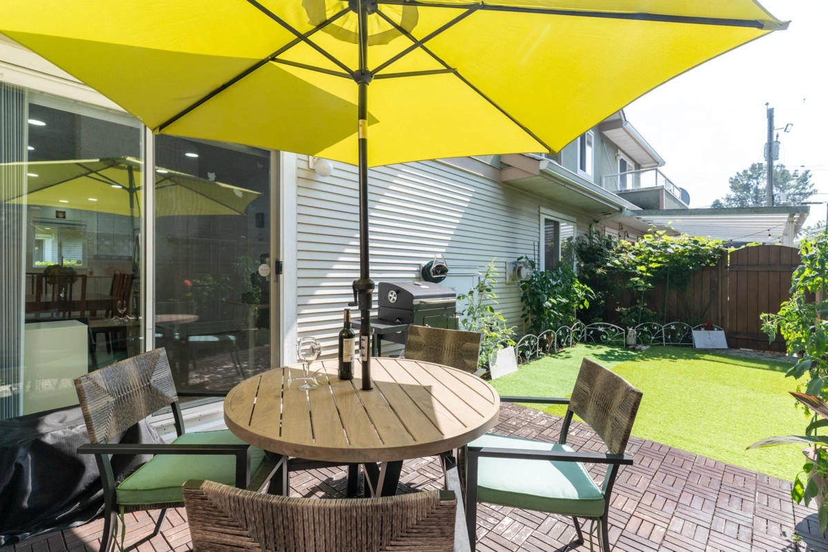 Outdoor Kitchen Photo of 2 1233 W 16th Street, North Vancouver, BC