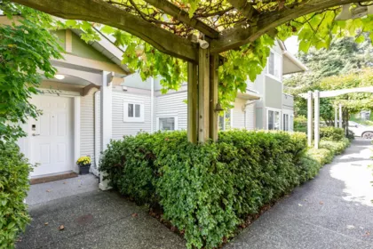 2 1233 W 16th Street, North Vancouver, BC