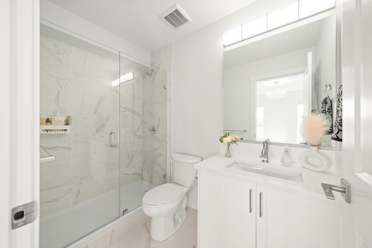 Entry Foyer Photo of 20171 83 Avenue, Langley, BC