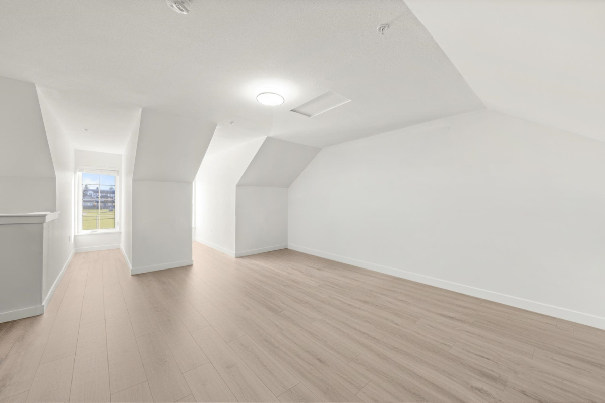 Guest Bathroom Photo of 20171 83 Avenue, Langley, BC