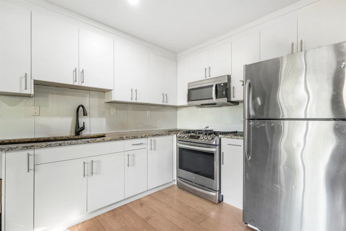 Breakfast Nook Photo of 14957 Kew Drive, Surrey, BC