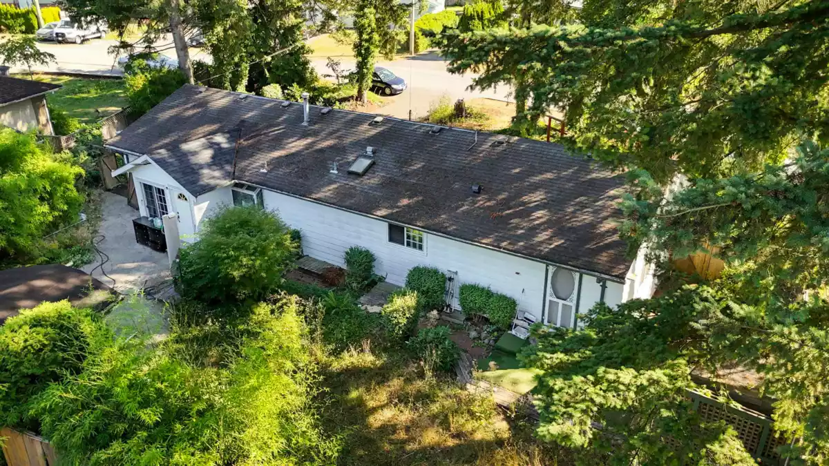 Kitchen Island Photo of 14957 Kew Drive, Surrey, BC