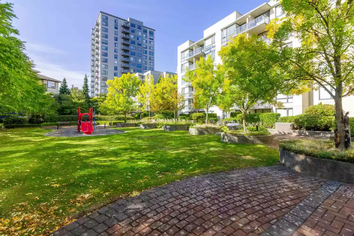 Laundry Room Photo of 305 3588 Crowley Drive, Vancouver, BC