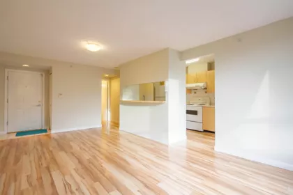 305 3588 Crowley Drive, Vancouver, BC