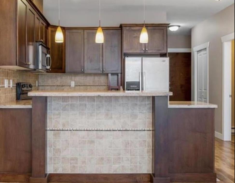 Kitchen Photo of 603 14333 104 Avenue, Surrey, BC
