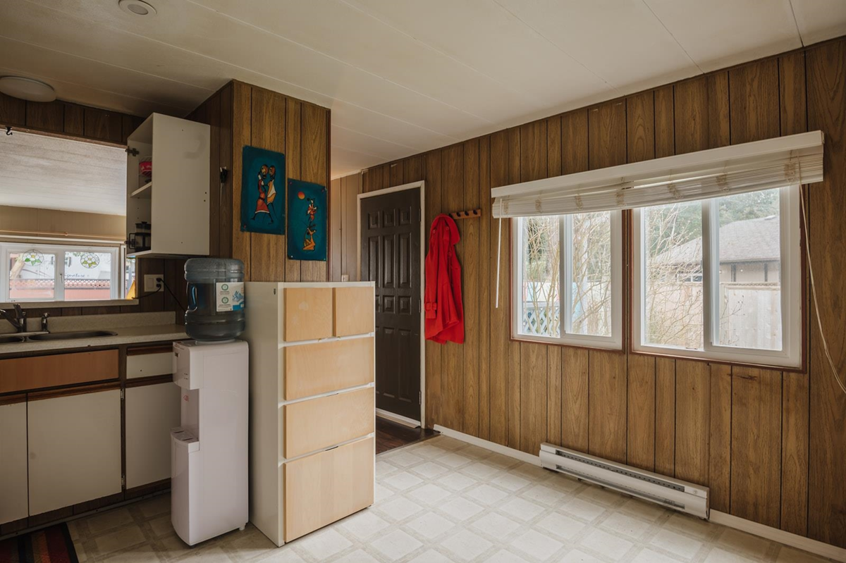 Bedroom 2 Photo of 1 4514 Sunshine Coast Highway, Sechelt, BC