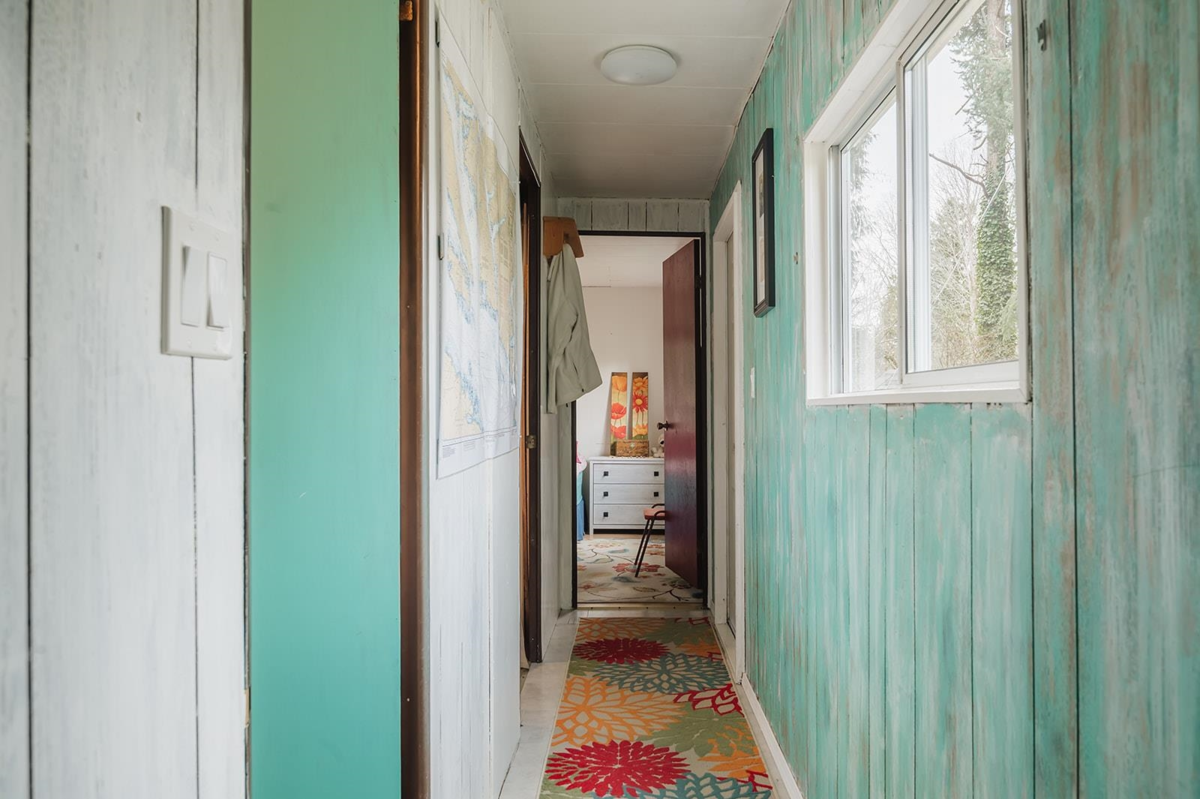 Mudroom Photo of 1 4514 Sunshine Coast Highway, Sechelt, BC