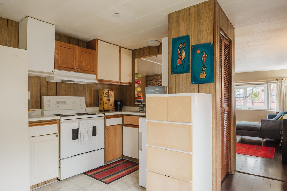 Powder Room Photo of 1 4514 Sunshine Coast Highway, Sechelt, BC