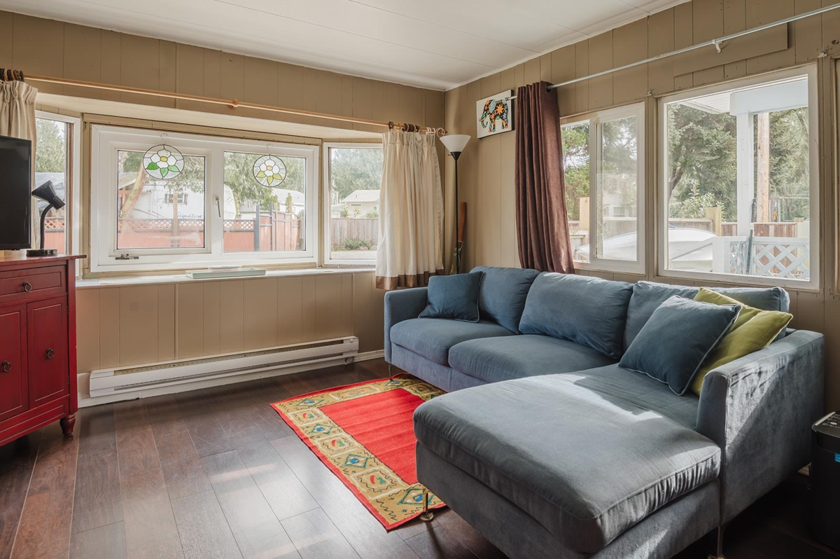 Primary Bedroom Photo of 1 4514 Sunshine Coast Highway, Sechelt, BC