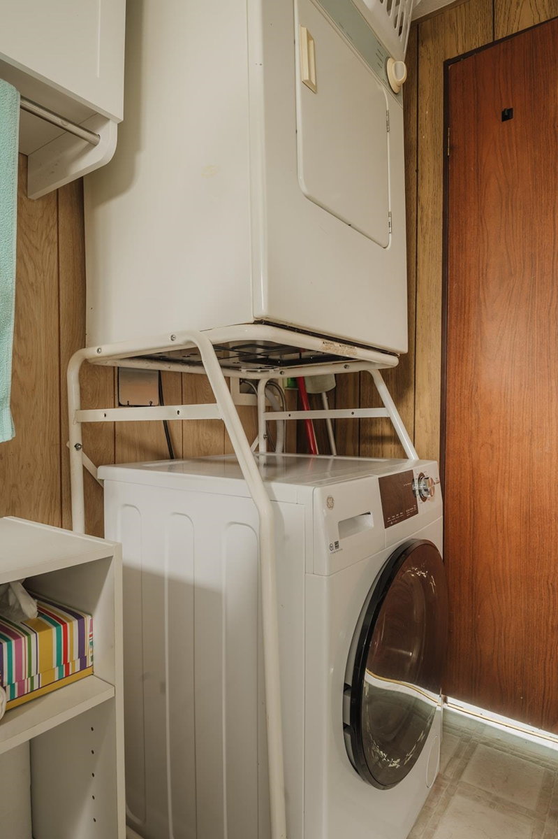 Staircase Photo of 1 4514 Sunshine Coast Highway, Sechelt, BC