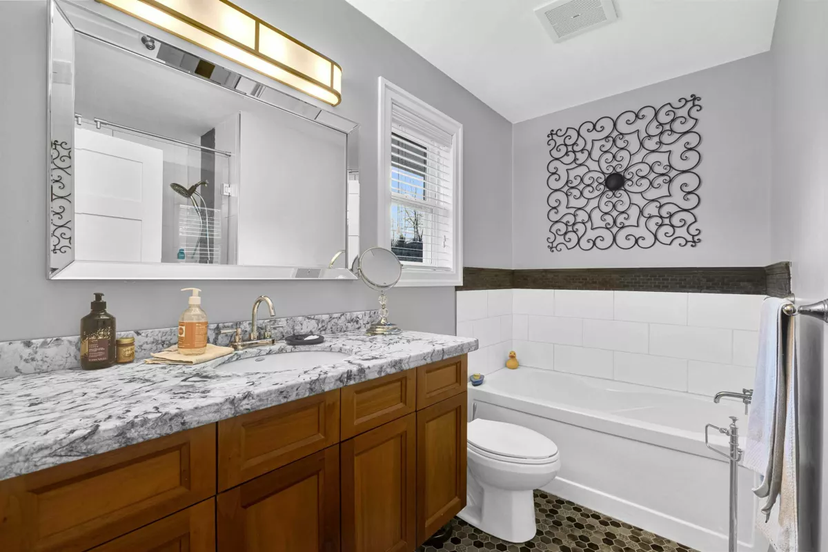 Front Yard Photo of 25072 58 Avenue, Langley, BC