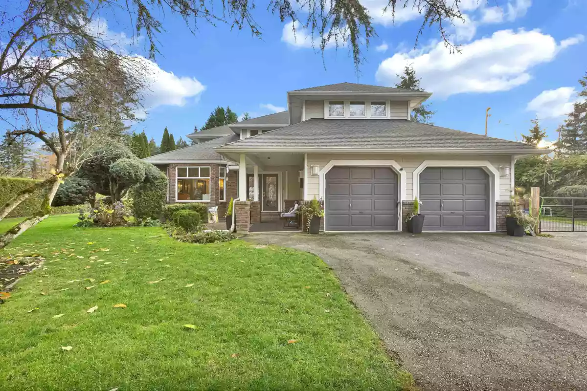 Outdoor Kitchen Photo of 25072 58 Avenue, Langley, BC