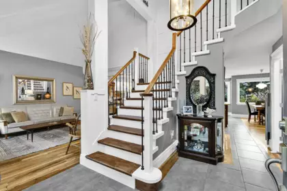 Hallway Photo of 25072 58 Avenue, Langley, BC