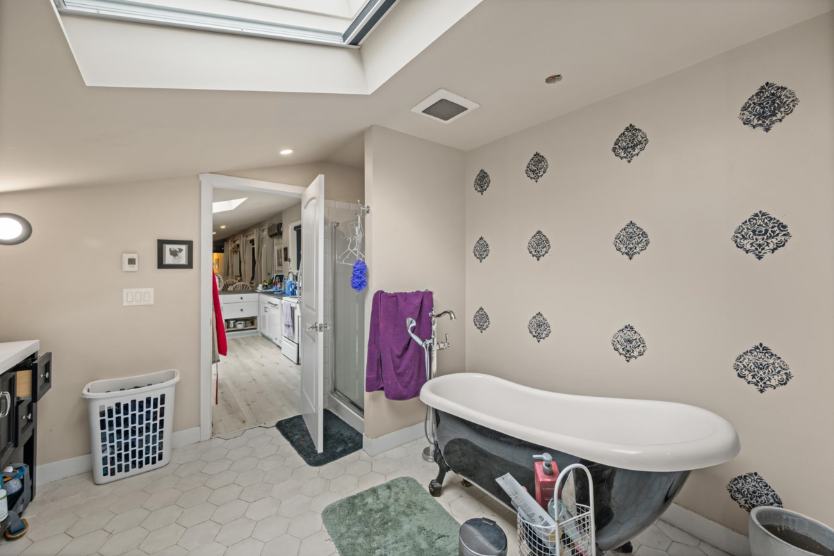 Basement Recreation Room Photo of 4532 272 Street, Langley, BC