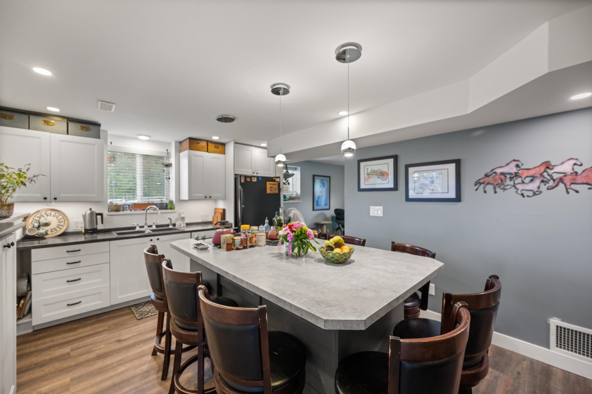 Guest Bathroom Photo of 4532 272 Street, Langley, BC