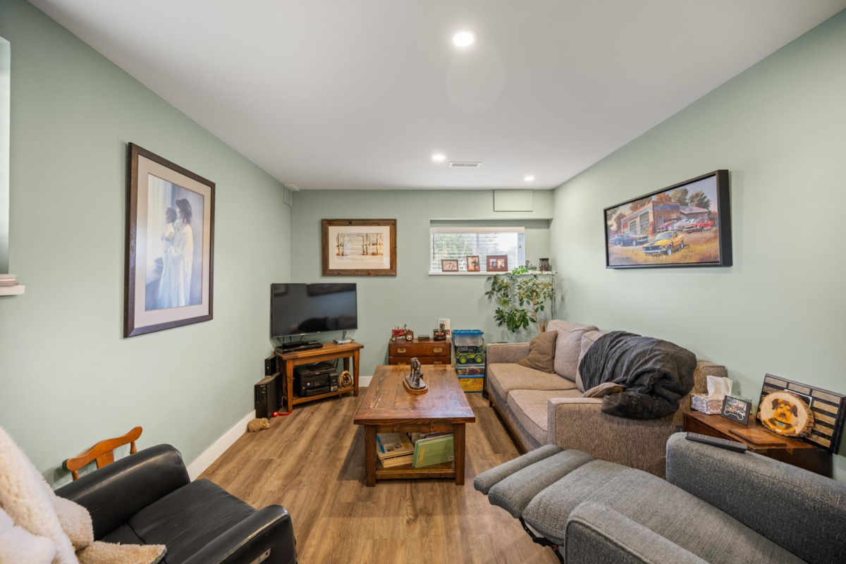 Hallway Photo of 4532 272 Street, Langley, BC