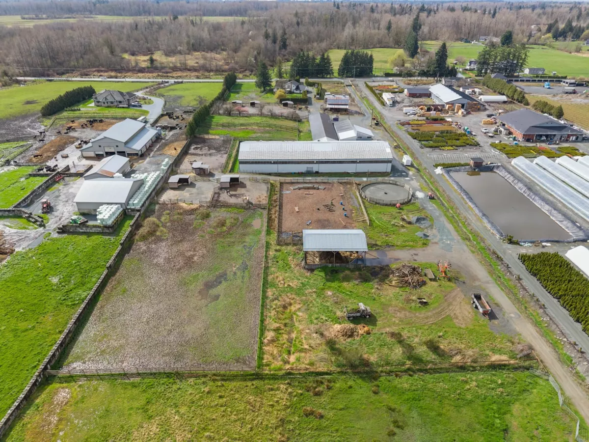 Hot Tub / Spa Photo of 4532 272 Street, Langley, BC