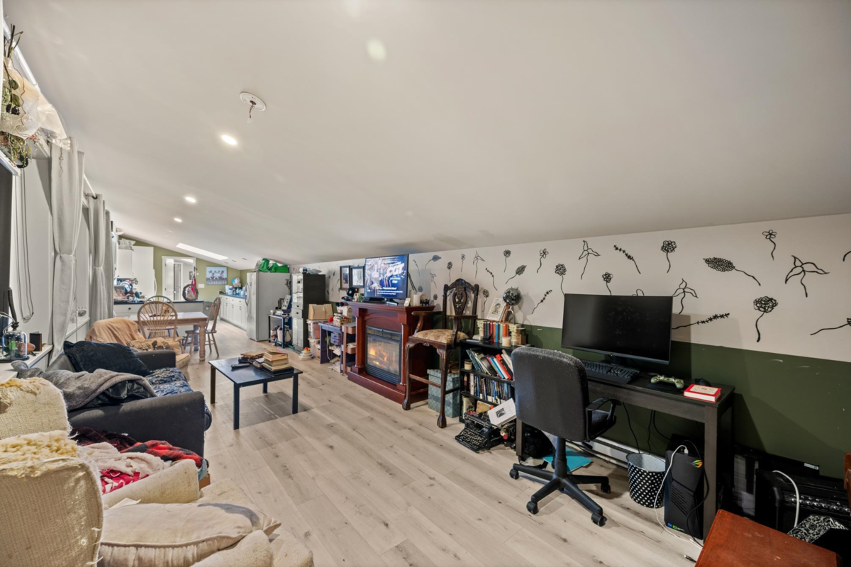 Powder Room Photo of 4532 272 Street, Langley, BC