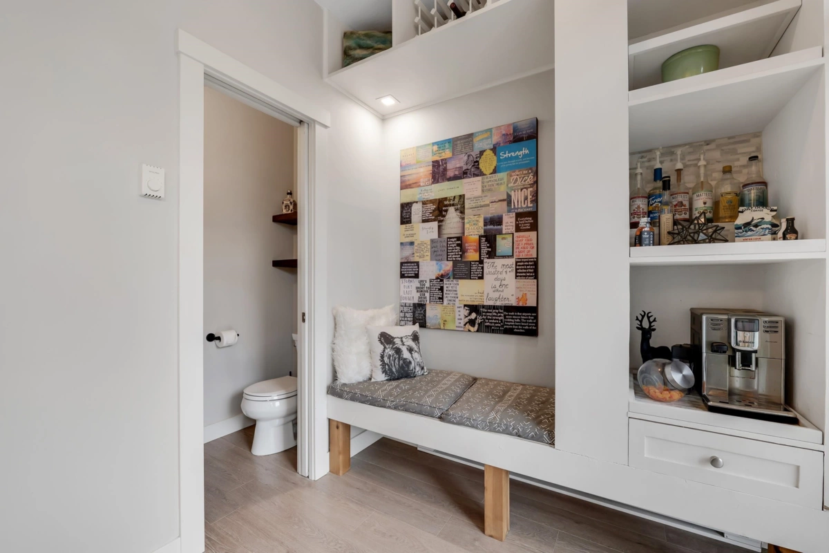 Breakfast Nook Photo of 38375 Eaglewind Boulevard, Squamish, BC