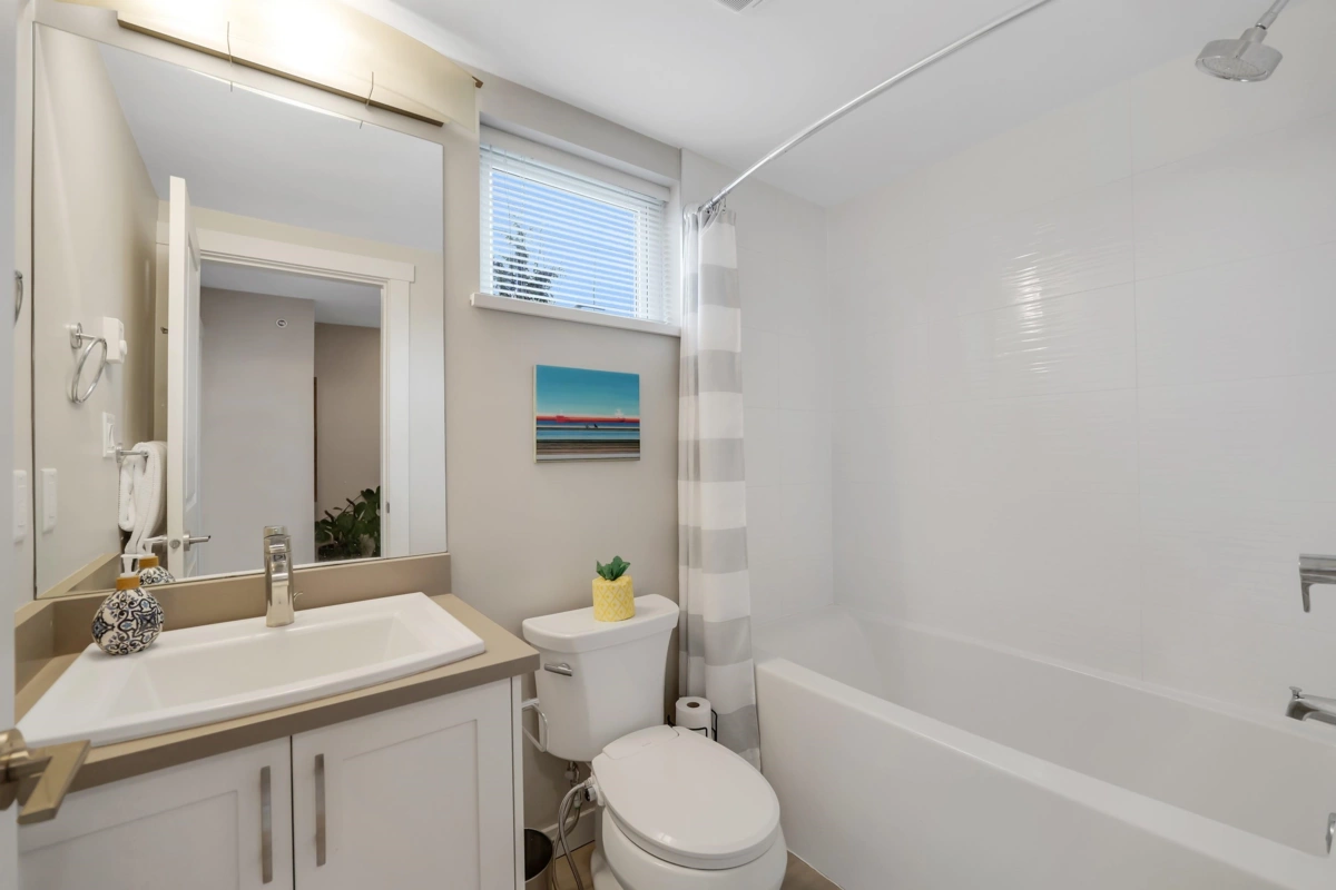 Guest Bathroom Photo of 38375 Eaglewind Boulevard, Squamish, BC