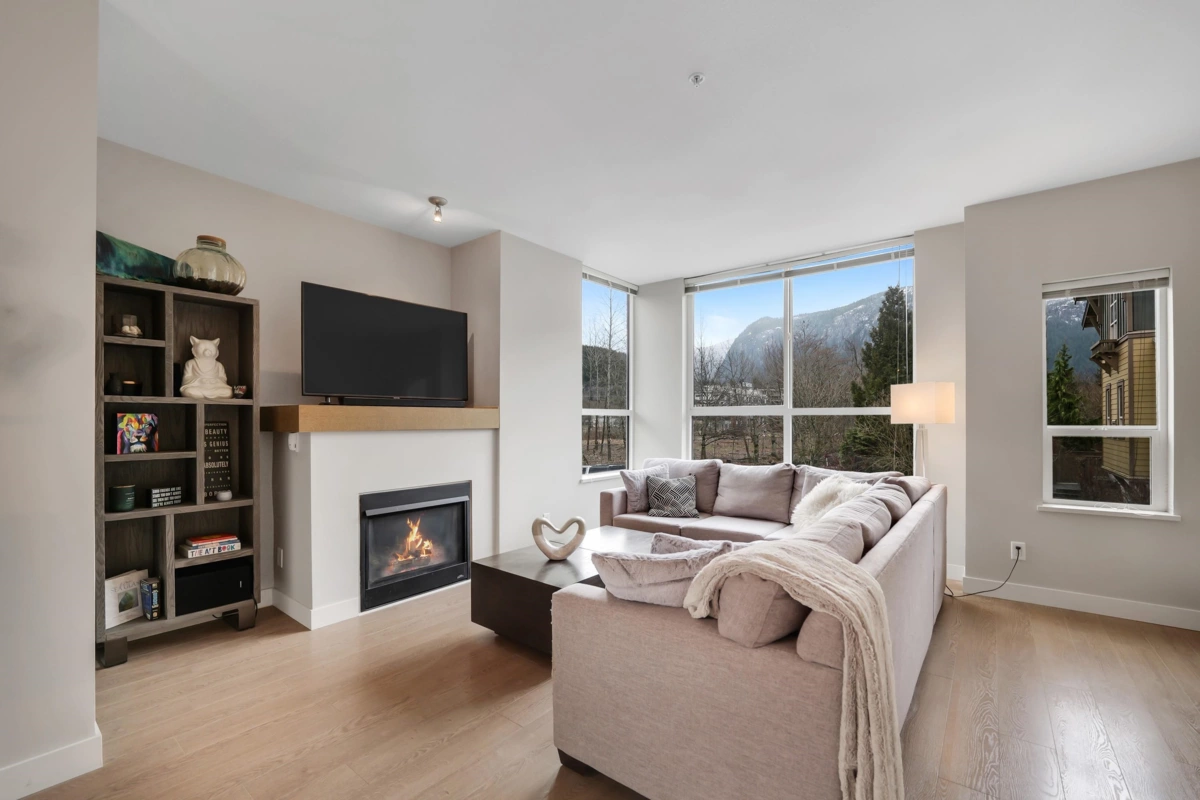 Kitchen Photo of 38375 Eaglewind Boulevard, Squamish, BC