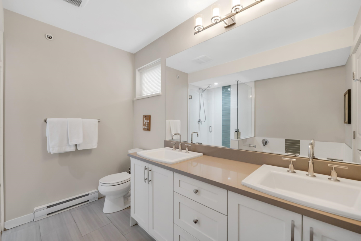 Walk-In Closet Photo of 38375 Eaglewind Boulevard, Squamish, BC