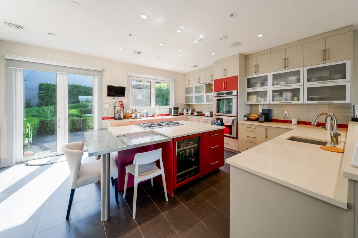 Breakfast Nook Photo of 4371 Puget Drive, Vancouver, BC