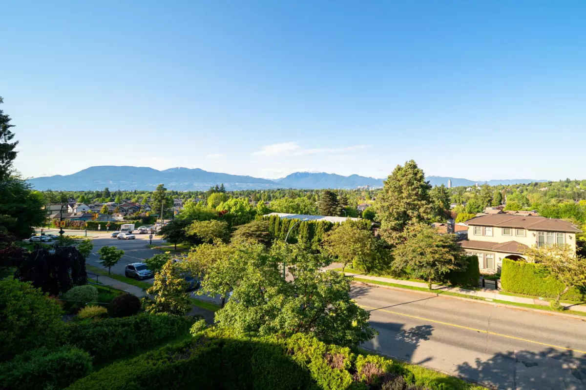 Front Yard Photo of 4371 Puget Drive, Vancouver, BC