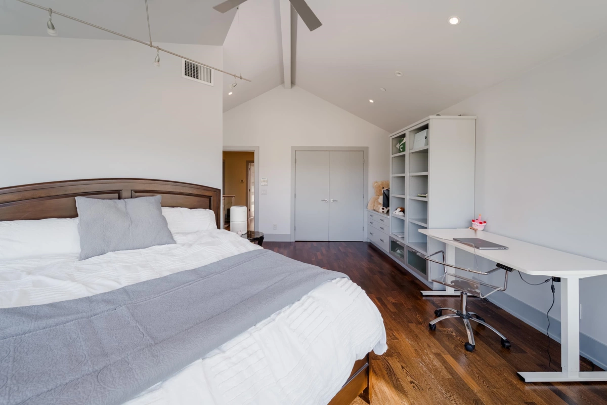 Hallway Photo of 4371 Puget Drive, Vancouver, BC